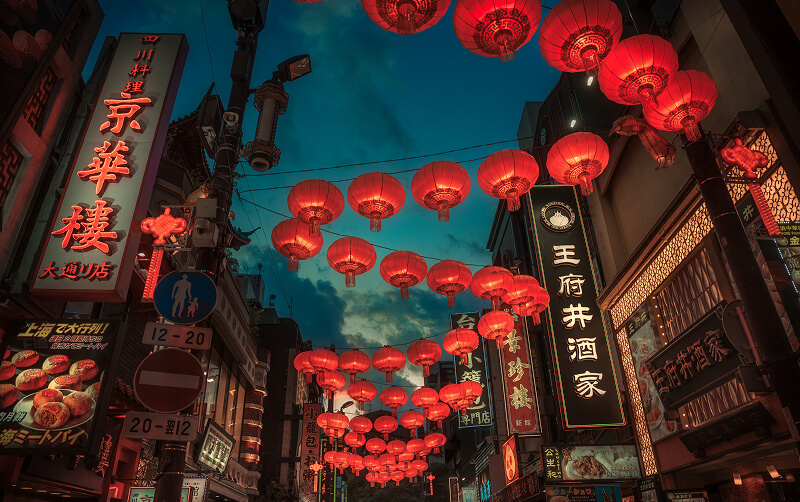 lantern streetlights in Japan